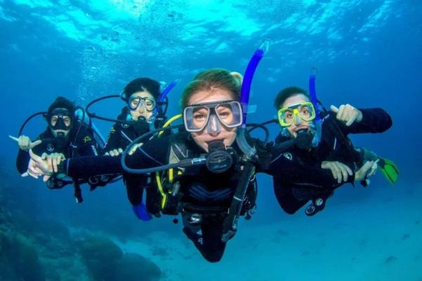 Scuba Diving without license